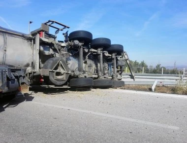 Τουρκία: Νεκροί 15 μετανάστες από ανατροπή φορτηγού (βίντεο-φωτο)